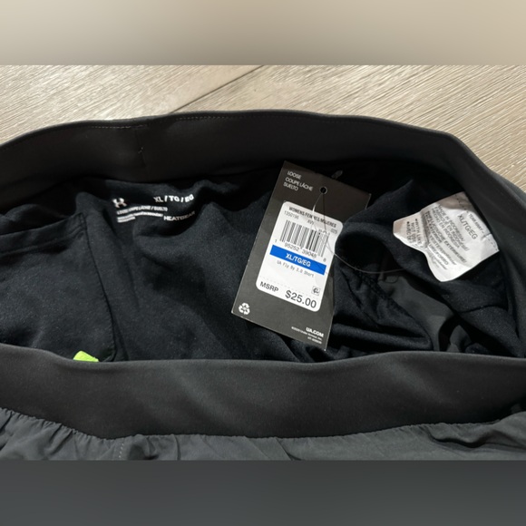 Women’s UA Fly by 2.0 shorts with underwear insert. Pockets. Reflective details - Picture 6 of 7